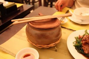 Dùng nồi đất có thực sự an toàn hay không?